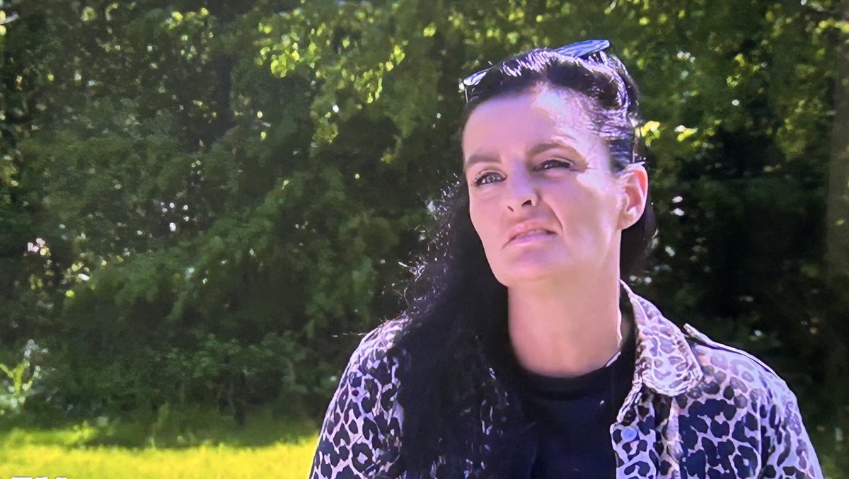 Renske is niet bekend met planten. Maar ze herkent wel een hangplant  

 #benbvolliefde