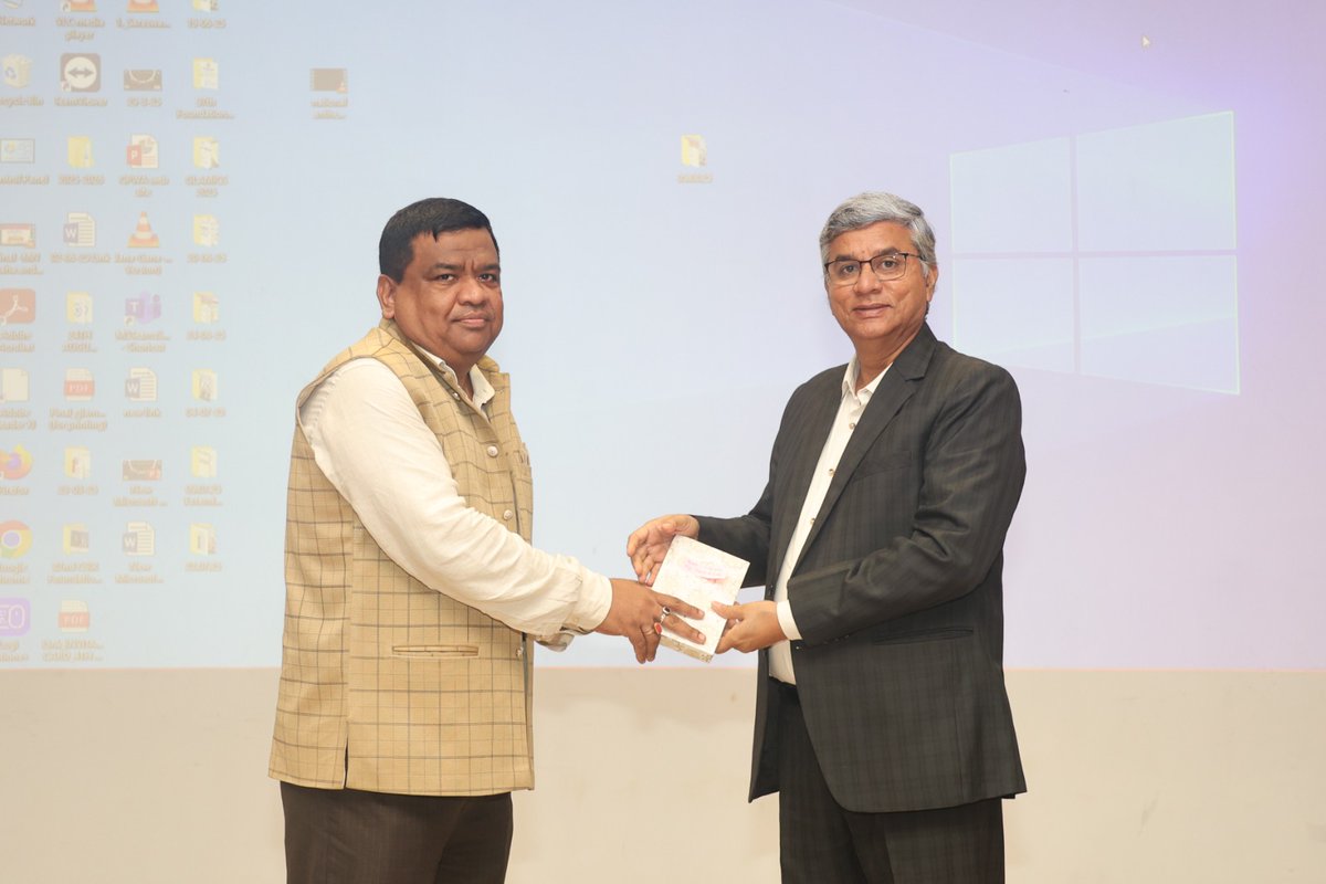 SBasuIITD's tweet photo. Platinum Jubilee celebration at CGCRI Kolkata - gave a Plenary talk on 'Hybrid Layered Oxides, Polyanions and Perovskite materials for SIB, ZIB batteries and SOFC/SOEC' - occasion was MSME/Startup/Industry Meet on Aug 5.@iitdelhi @iitdaa @CSIR_IND @official_cgcri https://t.co/M4cpoNbuKt