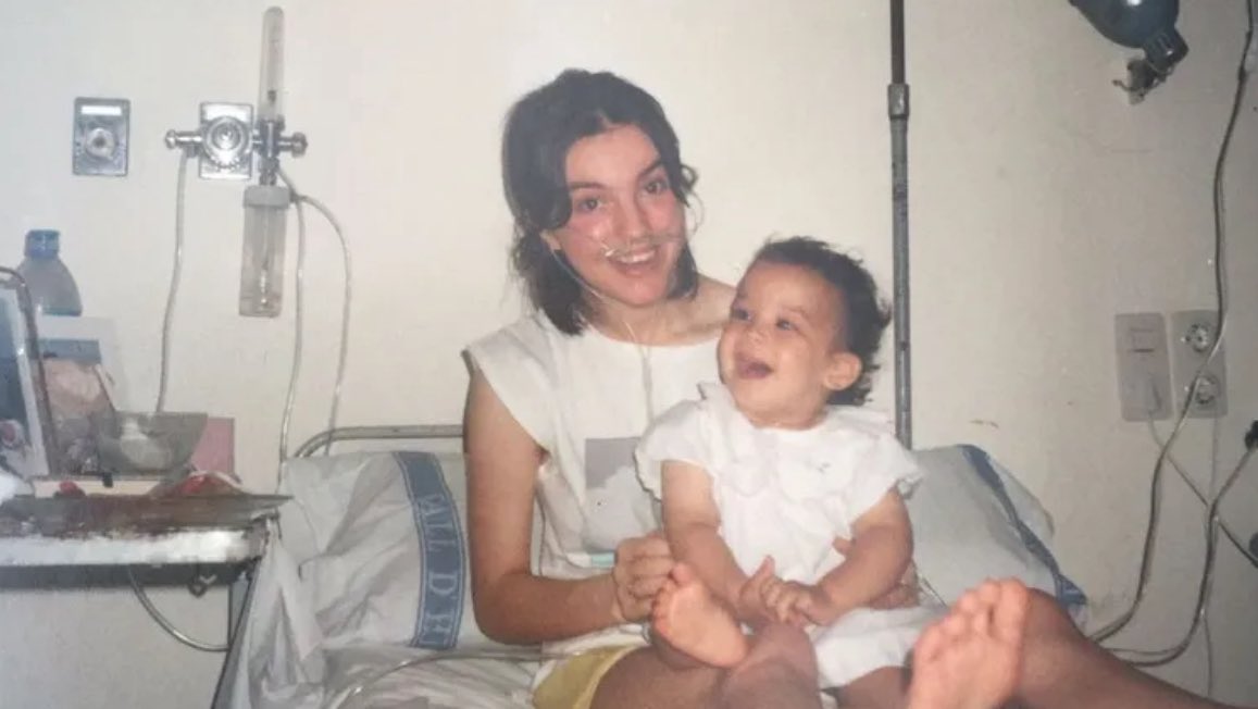 Albert Jauregui (@al_jauregui_hvh) on Twitter photo Hace 35 años, una mujer valiente fue la primera persona en ser trasplantada de pulmón con éxito en España en el <a href="/vallhebron/">Vall d'Hebron</a> . Ella abrió las puertas a una segunda oportunidad de miles de pacientes. lavozdegalicia.es/amp/noticia/ga… Hace 35 años, una mujer valiente fue la primera persona en ser trasplantada de pulmón con éxito en España en el <a href="/vallhebron/">Vall d'Hebron</a> . Ella abrió las puertas a una segunda oportunidad de miles de pacientes. lavozdegalicia.es/amp/noticia/ga…