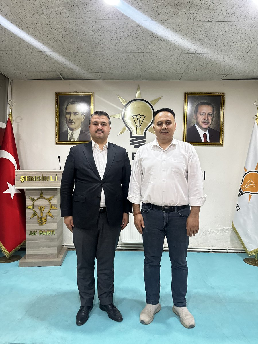 📍Şemdinli-Hakkari

Önceki Dönem Şemdinli İlçe  Başkanımız Sayın Fikri Algül ile bir araya geldik.

Birlik, beraberlik ve vefa duygularımızı güçlendiren bu buluşmada, teşkilatımızın gönül bağlarını pekiştirdik.

Geçmişten geleceğe, aynı davada omuz omuza… 🇹🇷

<a href="/abuyukgumus/">Ahmet Büyükgümüş</a>