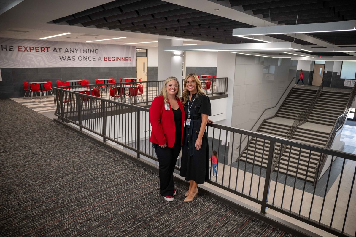 jenny_mcgown's tweet photo. Absolutely LOVED ❤️ walking through the BRAND-NEW hallways ✨ and checking out the classrooms 📚 at Strack Intermediate during #KleinFirstWeek with their awesome new principal, Stephanie Gray! https://t.co/BTMVROIJLl