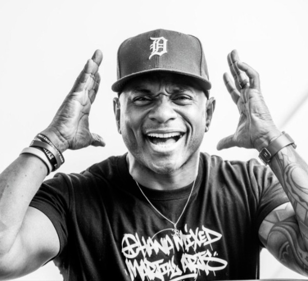 This weekend, Aug. 15 &amp; 16, Tony Roberts is taking the stage at The Stress Factory Comedy Club at <a href="/VFCasinoResort/">Valley Forge Casino</a>! 

Learn more &amp; get tickets at bit.ly/45ullZo
▫️
▫️
▫️
▫️
▫️
▫️
▫️
▫️
GAMBLING PROBLEM? CALL 1-800-GAMBLER