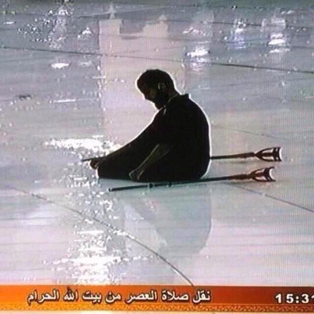 Hroof2012's tweet photo. اختلط وبل المطر بين الدموع
ايه يا عكــازته قلـبي انفـطر !!

كانت الدعوه على هيئة خشوع
وكانت الرحمـه على هيئة مطر 

سمير https://t.co/3tbmQ1OE4q