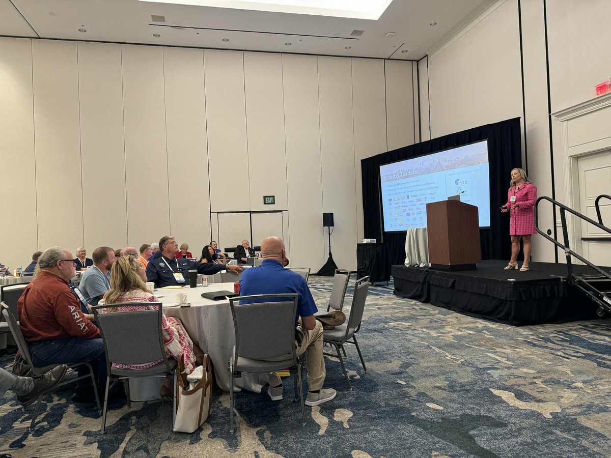 We are learning so much at today's FLM Workshop, "Small Shops and Big Brands: A Holistic Approach to Retail Development." Thank you Sarah Beth Stewart of Retail Strategies for sharing your insight and expertise!
