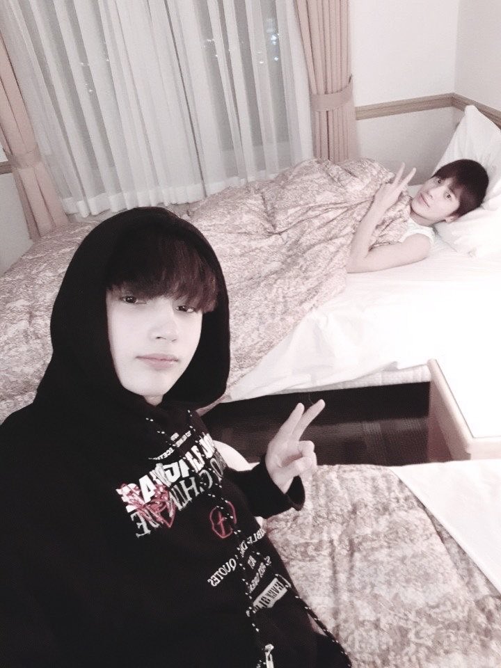 taezzi0's tweet image. 휴닝이 생일 축하해〰️♥︎

 #달빛이춤추는휴닝카이의스물셋
#WeWillDanceWithHUE