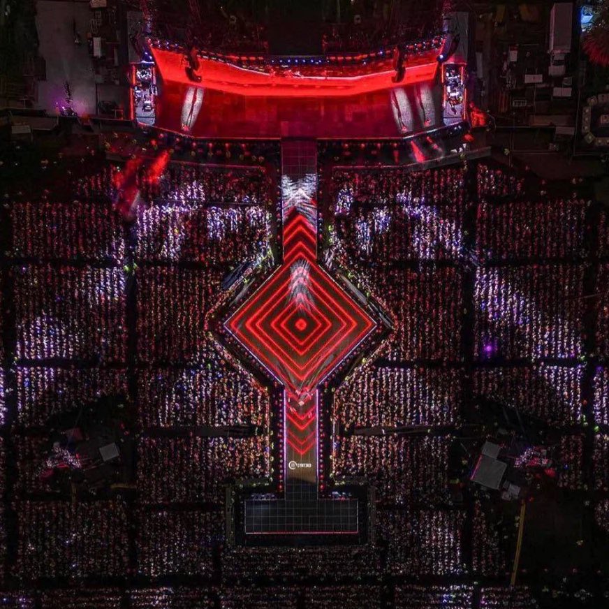 The keyhole on the orange lock that appeared on Taylor Swift’s website is the same shape as the Eras Tour stage.