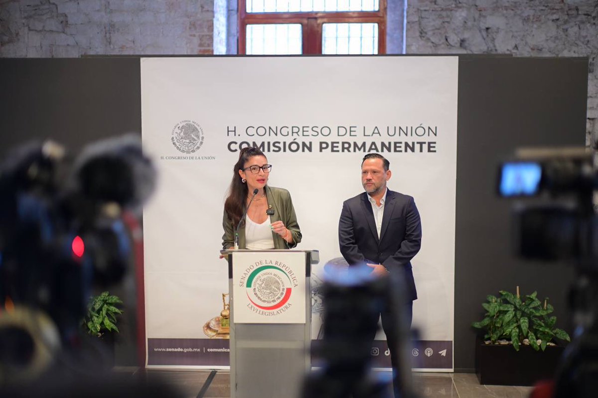 LBallesterosM's tweet photo. 🚨🌳🧡🇲🇽Llegó la #LeyEugenito al Congreso Federal.

Como lo prometimos a los vecinos y a la comunidad. Hoy Defendimos al medio ambiente y el futuro de la niñez desde la tribuna del Congreso. 

🌳 Presentamos la #LeyEugenito que busca que NUNCA MÁS UN ÁRBOL URBANO sea talado sin el consentimiento de la comunidad. 

🔆Le exigimos a Morena y su gobierno el Presupuesto Climático más ambicioso en nuestra historia. 

Vamos a proteger siempre a la comunidad cuidadora del medio ambiente y tienen en @movciudadanomx quien les defienda.
