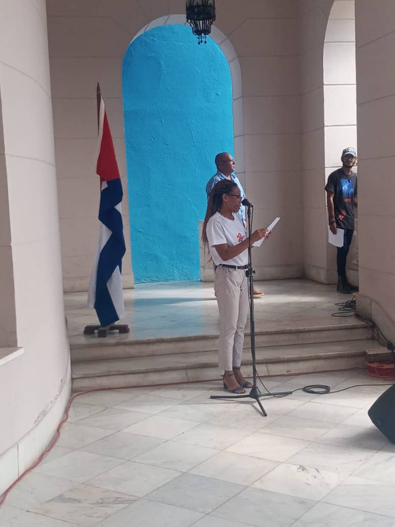 AlexisLorente74's tweet photo. En homenaje al natalicio de #FidelPorSiempre se  abanderó el Destacamento Centenario de Fidel en el sector de las Comunicaciones, la Informática y la Electrónica en #SanctiSpíritusEnMarcha 
#100AñosConFidel
@DeivyPrezMartn1 @DiazCanelB @DrRobertoMOjeda @DrRobertoMOjeda https://t.co/I804m41MCJ