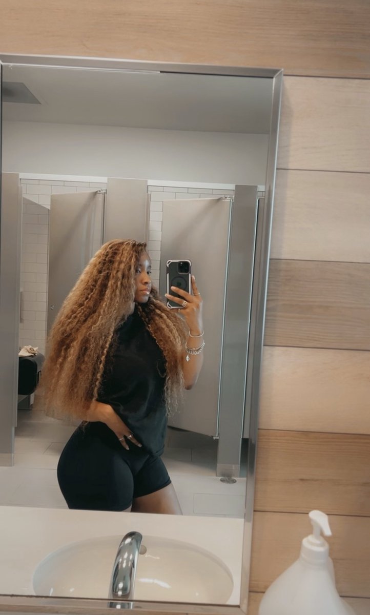 behindlovely's tweet photo. work pics . #bbtvi https://t.co/4bwW9fmW3u