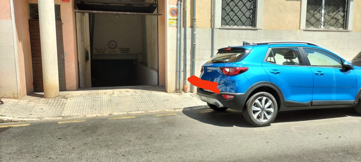 Mar Muñiz (@marmunizruiz) on Twitter photo Vaya afán recaudatorio calzar una multa de 200 palos por apenas pisar la línea amarilla. Estrictamente, procede. También procede ponerle nombre: atraco en toda regla. Hay que darle una vuelta al modo de llenar las arcas. <a href="/ajuntpalma/">Ajuntament de Palma</a> Vaya afán recaudatorio calzar una multa de 200 palos por apenas pisar la línea amarilla. Estrictamente, procede. También procede ponerle nombre: atraco en toda regla. Hay que darle una vuelta al modo de llenar las arcas. <a href="/ajuntpalma/">Ajuntament de Palma</a>