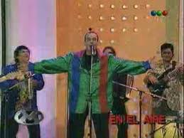 y ya que estamosss tematicosss

LA CONOCÍ UNA NOCHE DE LUNA LLENA...🎶🎶🎶🎶