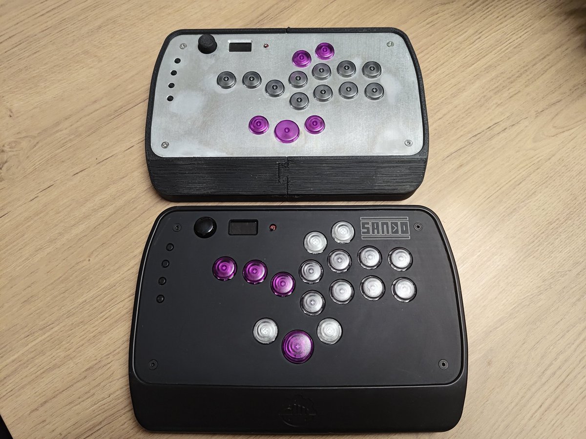 I got the opportunity to use a prototype of <a href="/KatsuGear_/">KatsuGear カツギア「公式」</a> controller since Evo Japan

- Rapid trigger(not turbo)
- You can remap everything directly on the controller
- you can choose the sensitivity of the buttons

I got a new prototype recently(black one) by far my fav buttons!