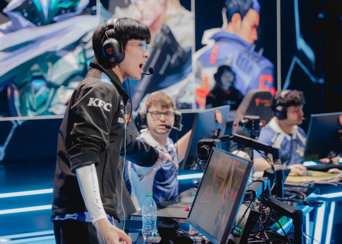 SI VEO MUCHO APOYO A ESTE POSTEO HOY SACAMOS LAS VOICECOMMS VS <a href="/KRUesports/">KRÜ</a> 👶