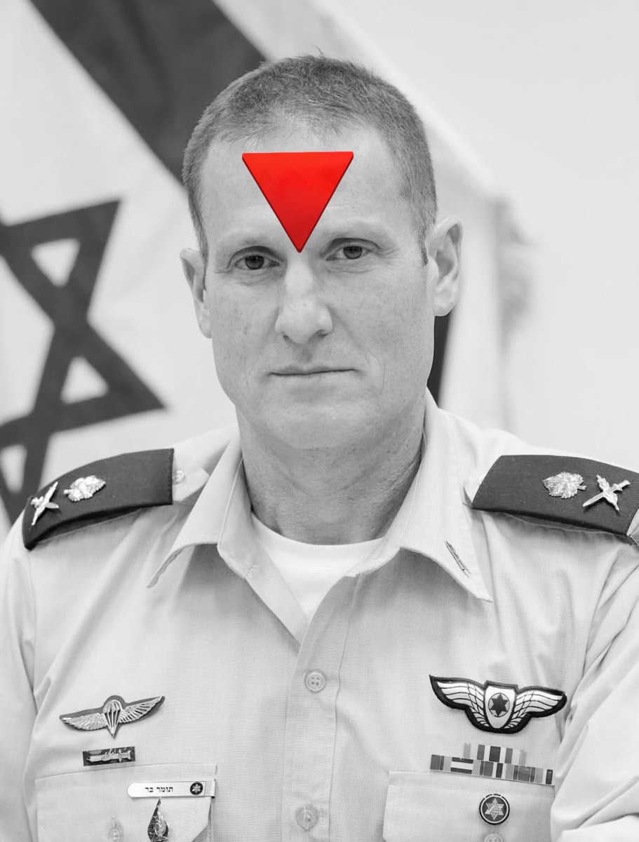 Tomer Bar, Oberbefehlshaber der Israelischen Luftwaffe, ist die Person, die hinter den Luftangriffen in Gaza steht — etwa 500.000 Opfer, darunter viele Tote, Schwerstverletzte und unter den Trümmern vermisste Zivilisten. In der Geschichte des Terrors bleibt sein Name verewigt‼️