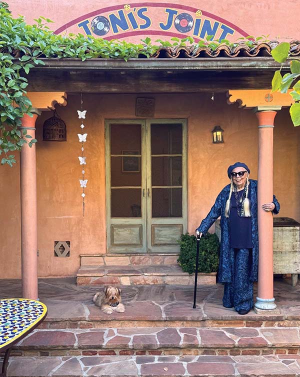 AnalogPlanet.com (@analogplanet) on Twitter photo Joni knows jazz, and jazz knows Joni. To reinforce the point, <a href="/jonimitchell/">Joni Mitchell</a> is getting ready to release Joni’s Jazz, a massive 8LP passion project, via <a href="/Rhino_Records/">Rhino Records</a> on 09.05.25. Its career-spanning 61 tracks were chosen by Mitchell herself; our review bit.ly/3HAz0pD Joni knows jazz, and jazz knows Joni. To reinforce the point, <a href="/jonimitchell/">Joni Mitchell</a> is getting ready to release Joni’s Jazz, a massive 8LP passion project, via <a href="/Rhino_Records/">Rhino Records</a> on 09.05.25. Its career-spanning 61 tracks were chosen by Mitchell herself; our review bit.ly/3HAz0pD