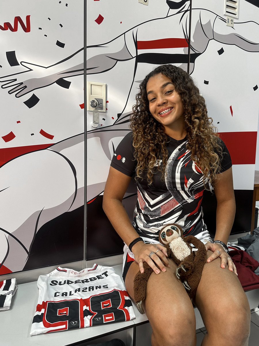 🆕 Da #BaseFeminina ao profissional! 

A meio-campista Calazans está relacionada pela primeira vez pelo time principal. 

#FutebolFemininoTricolor
#VamosSãoPaulo 🇾🇪