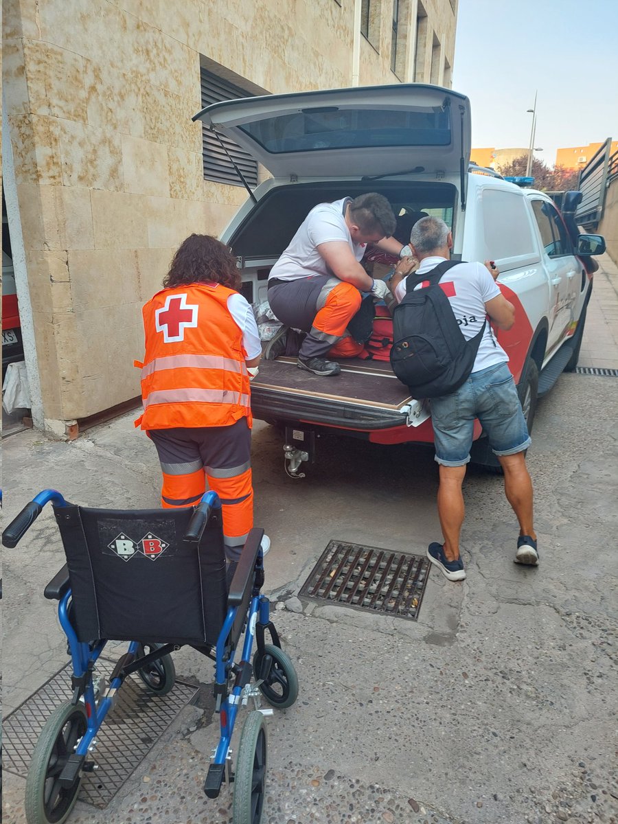 Ante la grave emergencia declarada por los incendios forestales en Zamora y León y a petición de las autoridades, activamos un equipo que ya ha salido hacia Puebla de Sanabria (Zamora) para preparar un nuevo albergue provisional, y dar acogida y apoyo a personas desalojadas.