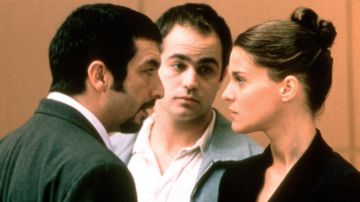 || AM❤R DE CINE || (@amor_de_cine) on Twitter photo 🎬 #NueveReinas. Obra maestra del cine argentino que me hizo descubrir al gran <a href="/BombitaDarin/">Ricardo Darin</a> (te doy las gracias por ello, #FabiánBielinsky, allá donde estés). Brillante, mordaz y con un guion tan preciso como un reloj suizo. Cuesta creer que estemos ante una ópera prima . Muy🔝. 🎬 #NueveReinas. Obra maestra del cine argentino que me hizo descubrir al gran <a href="/BombitaDarin/">Ricardo Darin</a> (te doy las gracias por ello, #FabiánBielinsky, allá donde estés). Brillante, mordaz y con un guion tan preciso como un reloj suizo. Cuesta creer que estemos ante una ópera prima . Muy🔝.