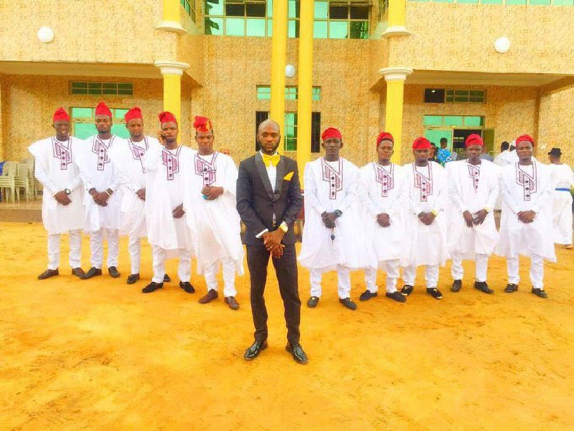 Groomsmen                                          ???