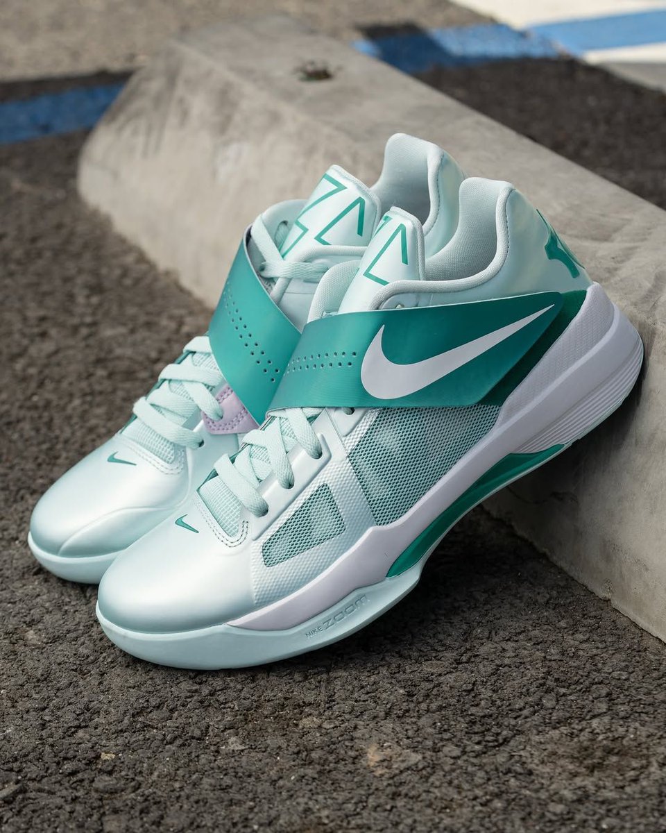 kd mint shoes