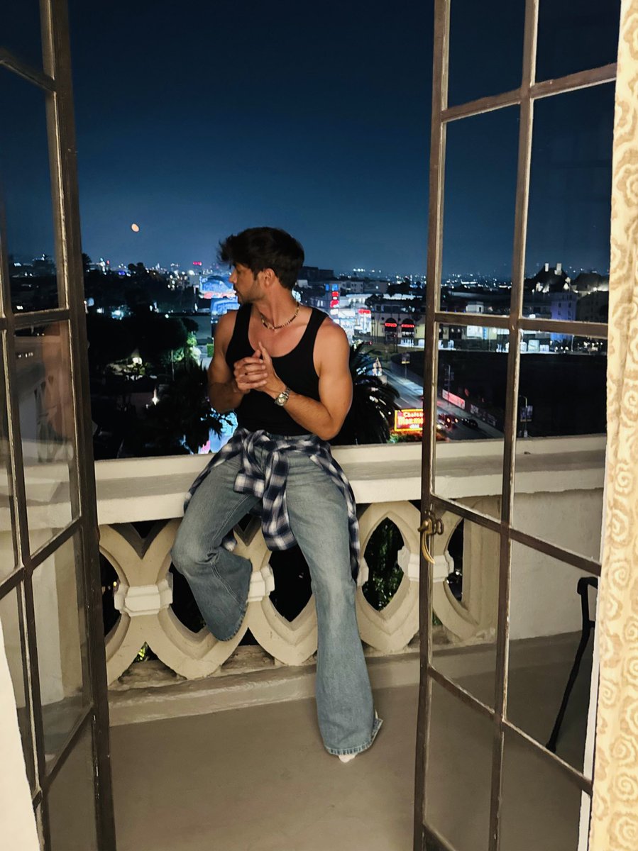 Meet me at the Château #chateaumarmont #LA