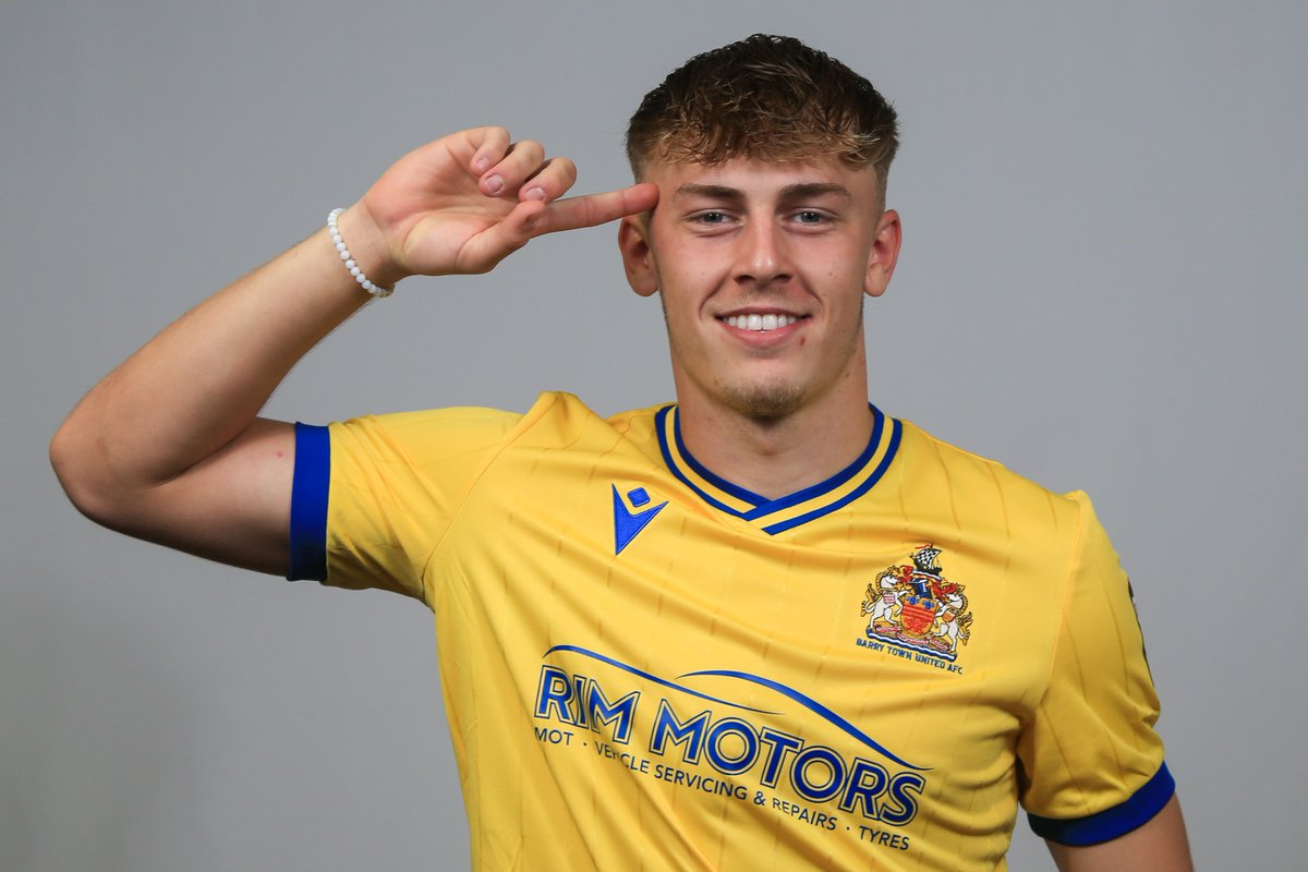 Perry Dobbins Photography (@perrydobbins1) on Twitter photo Best wishes to <a href="/CallumHuggins4/">Callum Huggins</a> who goes out on loan from <a href="/BarryTownUnited/">Barry Town United</a> to <a href="/TreBluebirdsFC/">Trethomas Bluebirds AFC</a>. Best wishes to <a href="/CallumHuggins4/">Callum Huggins</a> who goes out on loan from <a href="/BarryTownUnited/">Barry Town United</a> to <a href="/TreBluebirdsFC/">Trethomas Bluebirds AFC</a>.