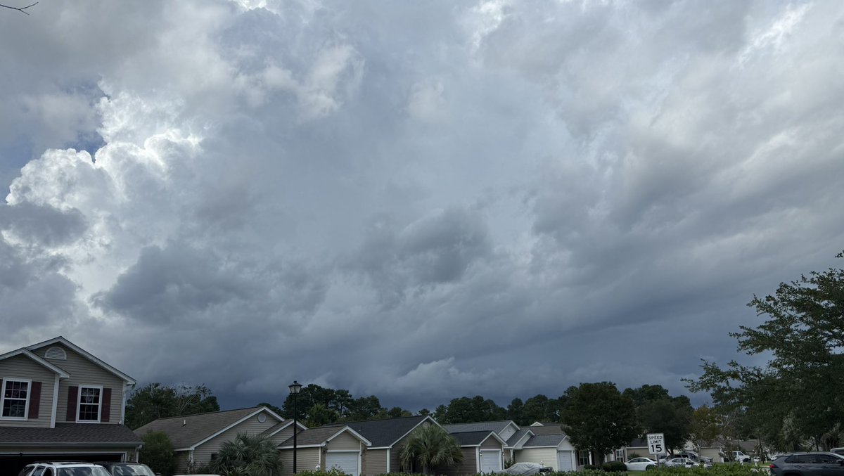 mbloveroadtrips's tweet image. The loudest crack of thunder in my life just now over River Oaks. I had just walked outside and actually ducked!  Where the heck did this come from?