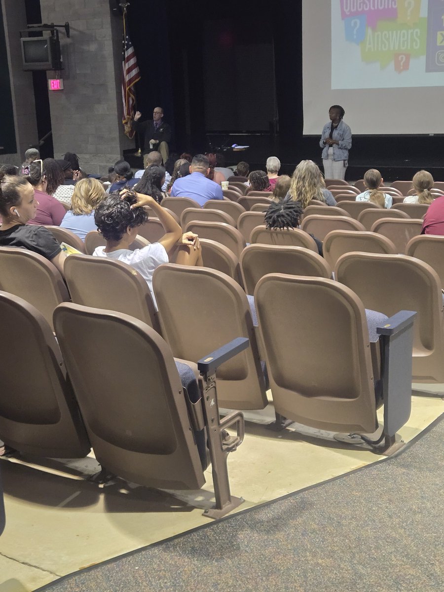 GHMS_Science8's tweet image. That&apos;s a wrap on MS101! We concluded with our afternoon family session with @GHMS_Grizzlies Administration!
#OurGravelly