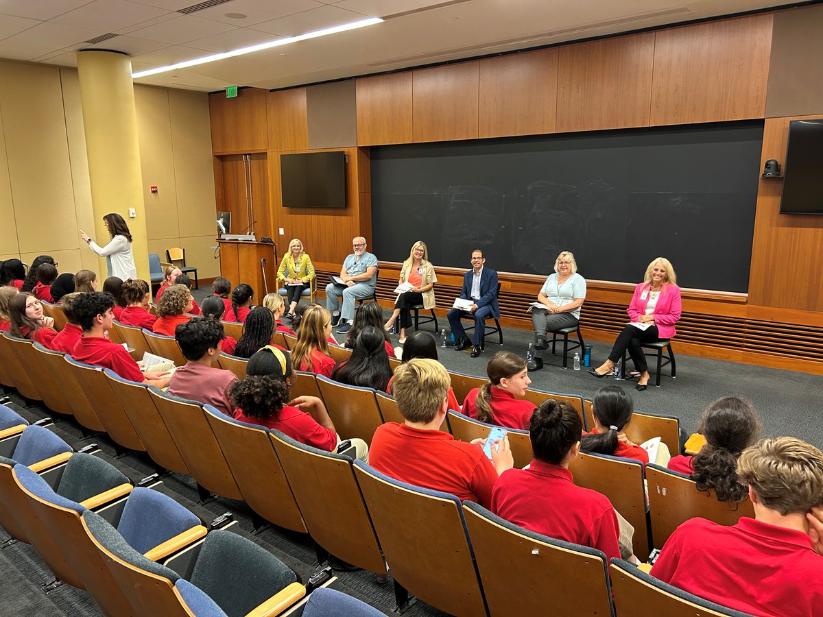 Yale New Haven Hosp (@ynhh) on Twitter photo Students in YNHH’s High School Volunteer Program recently attended presentations by panels of employees and senior leaders. The panelists discussed the personal and academic challenges they have faced in pursuing their professional objectives: ynh.care/Qa. Students in YNHH’s High School Volunteer Program recently attended presentations by panels of employees and senior leaders. The panelists discussed the personal and academic challenges they have faced in pursuing their professional objectives: ynh.care/Qa.