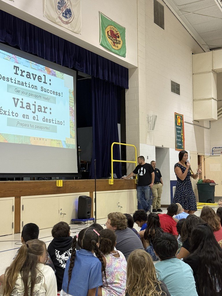 It is so good to be back 📚✏️🍎💛

Es tan bueno estar de vuelta 📚✏️🍎💛

#JeffersonJourney🐝