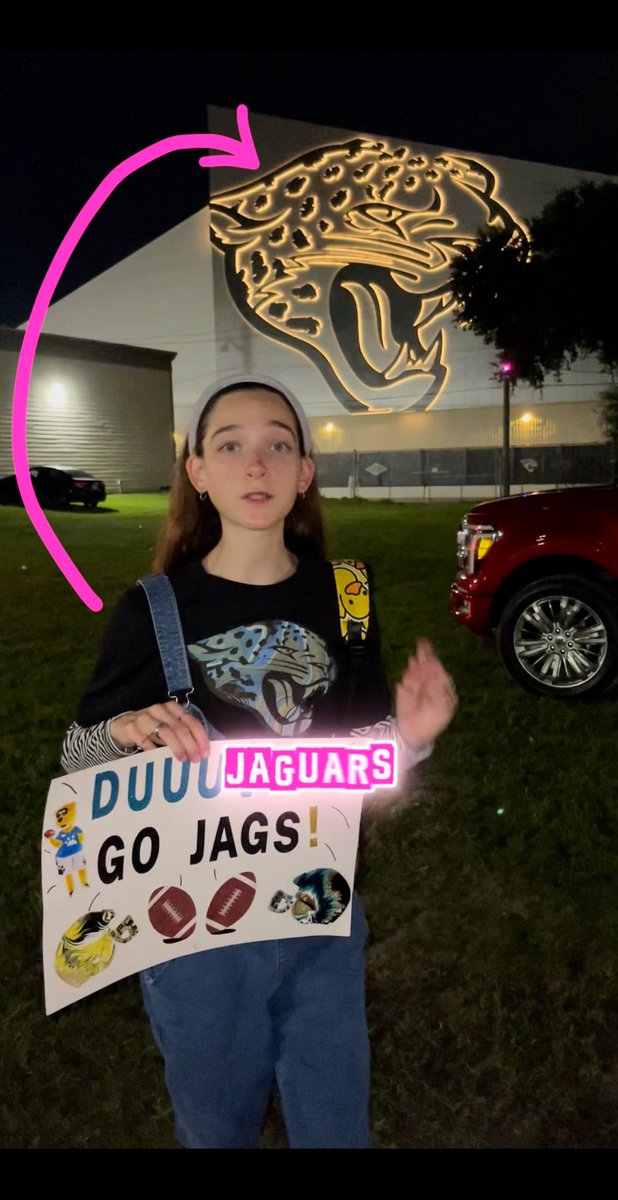 ElizabehSt23644's tweet photo. Just posted a Jeep ducking video on my YouTube! I was at the jaguars stadium spreading kindness by giving people ducks! Hope you all go check it out and enjoy! βΊοΈ β€οΈπ#shorts #nfl #preseason #duckd... https://t.co/Cr9x0QscxP via @YouTube https://t.co/mAl68Wnwop