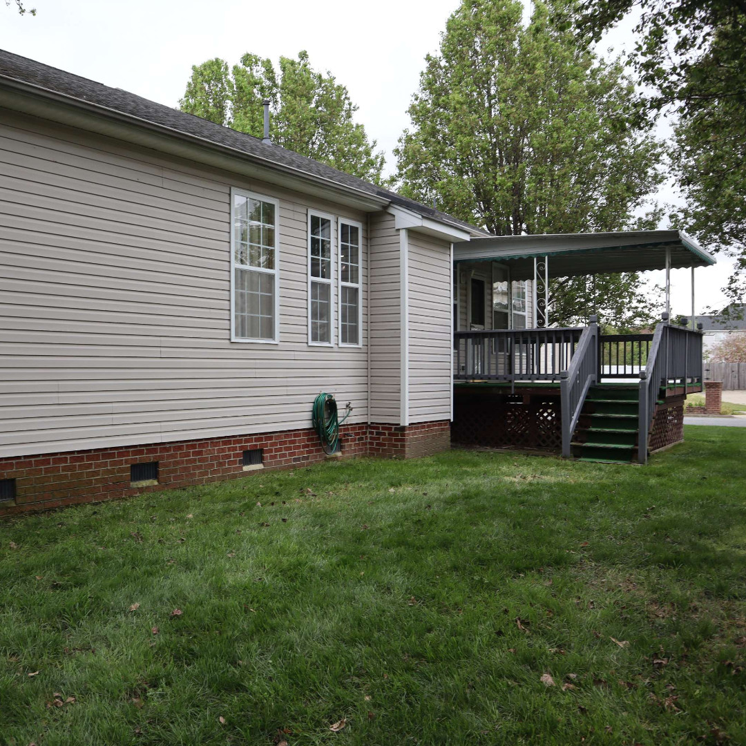 Tonight on #HouseHunters 🌸
A Virginia entrepreneur's buying her first home and bringing her opinionated mother along for help. She's set on finding a grand house to show off her success, but Mom thinks she should look for something smaller and more practical.

10|9c on @HGTV 🌿