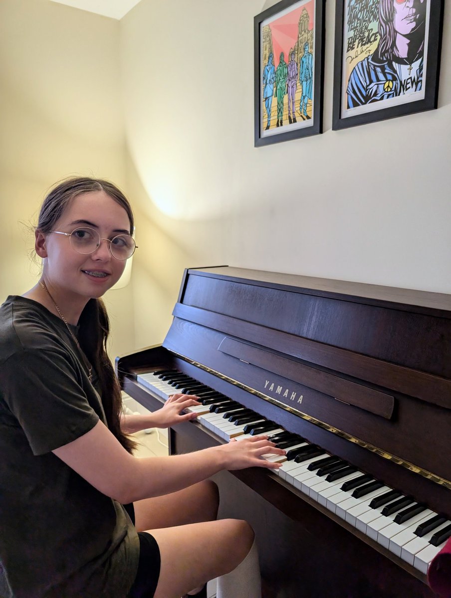 AnneeApple's tweet photo. Just a year ago today this one passed her Grade 2 piano exam! Since then she's passed Grade 3 and Grade 4 with distinction and is now progressing toward her Grade 5 exam... I'm in awe 🎶🎼🎹 https://t.co/ImR21wK31C