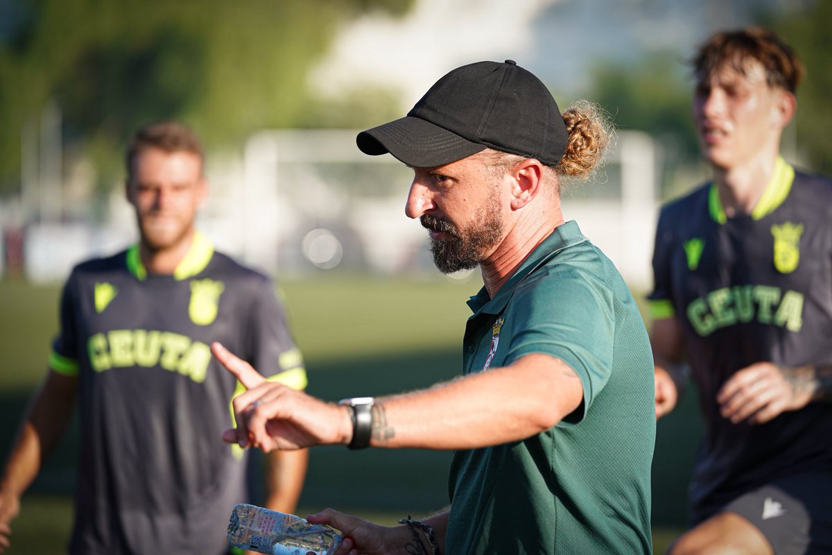 AD CEUTA FC tweet media