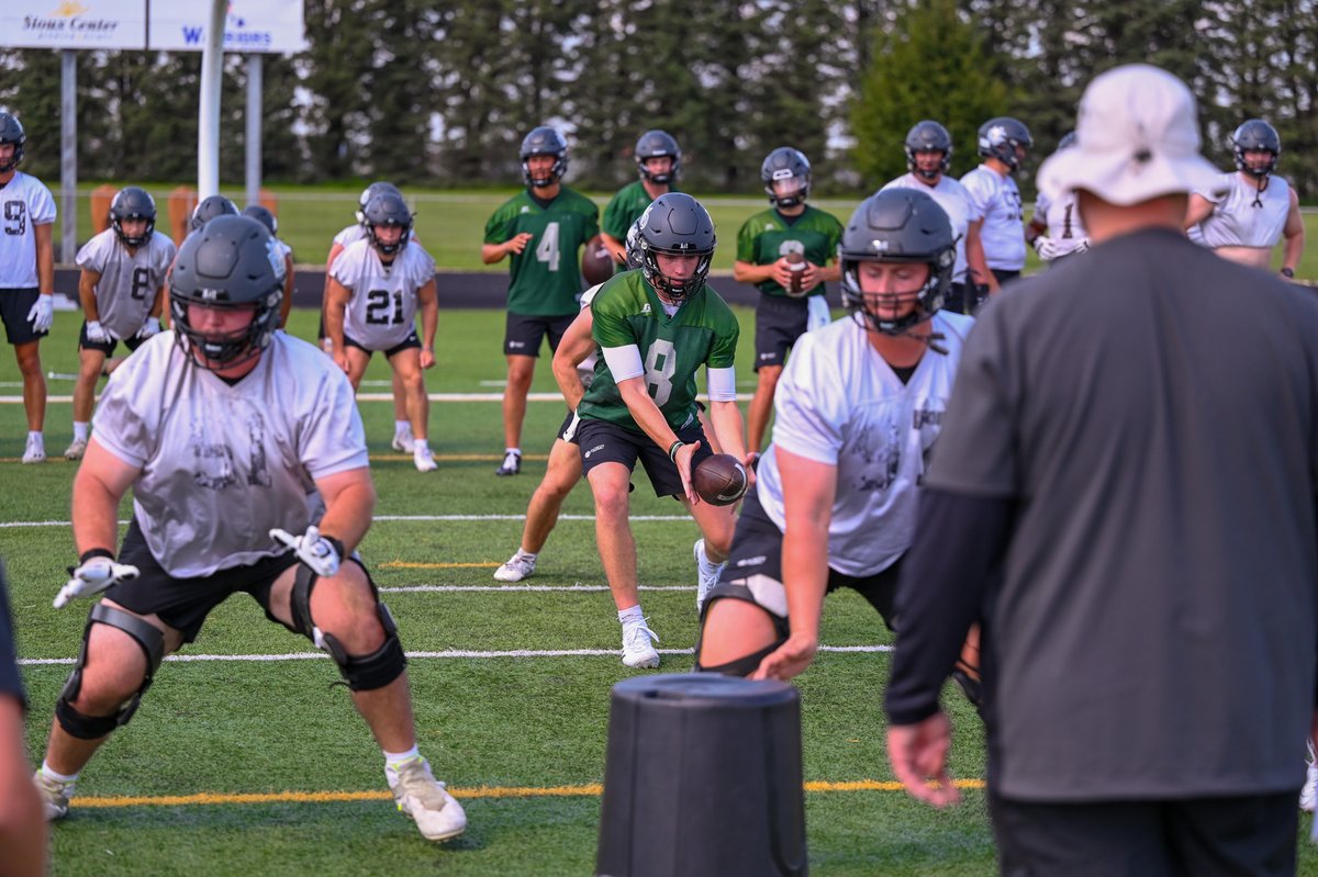 dordtdefenders's tweet photo. 📸PHOTOS | FOOTBALL @DordtFB 
practice shots - day one
its time to get back to work!
complete gallery at the link below:
https://t.co/HBO015QTzw https://t.co/SCrCeXQsoD