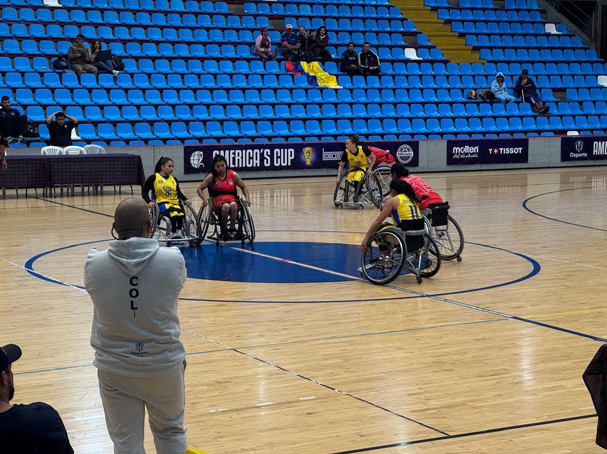 🏀 ¡Nueva victoria para nuestras #imPARAbles! 🇨🇴🔥
Con un gran trabajo en equipo y toda la energía en la cancha, Colombia venció a Perú con un marcador final de 53-21 en la Copa América. 💛💙❤️

📅 Mañana a las 3:15 p.m. Colombia disputará la posición 5 contra México

#imPARAbles
