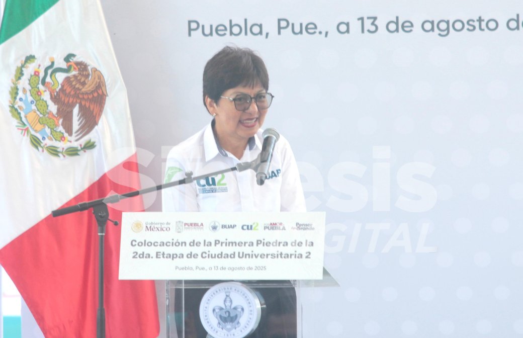 sintesisweb's tweet photo. 🎓🏗️ La rectora de la Benemérita Universidad Autónoma de Puebla (BUAP) encabeza la ceremonia del primer aniversario de CU 2.   #BUAP #Educación #Puebla 

📸 @FotoSintesisOB https://t.co/sfhzodI424