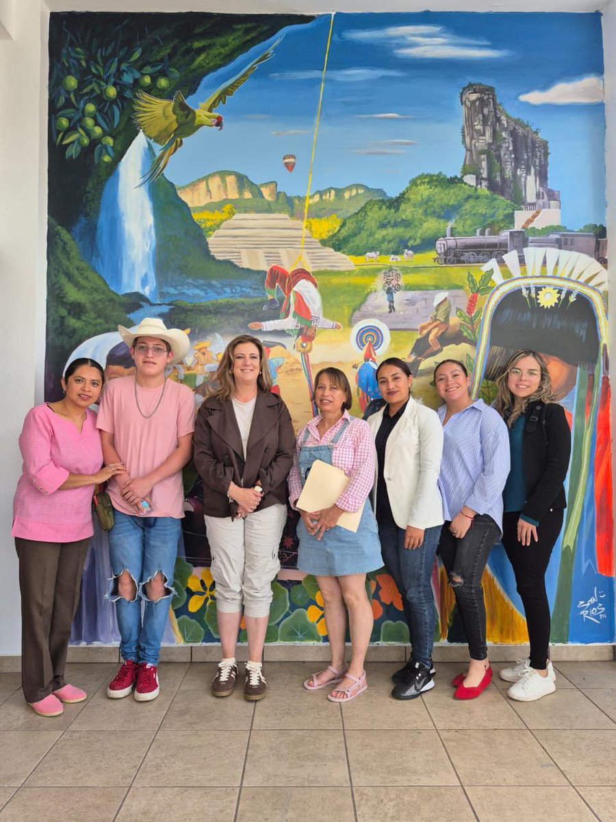 Marilyn_Balle's tweet image. ✅ Hoy, trabajando desde nuestra Casa de Gestión, recibimos a ciudadanas y ciudadanos comprometidos con el desarrollo de sus comunidades; amigas y amigos de #Hueyapan, así como a asesores del #CAED. 🫱🏼‍🫲🏽🌟

Escuchar sus necesidades, compartir ideas y caminar juntos hacia soluciones…