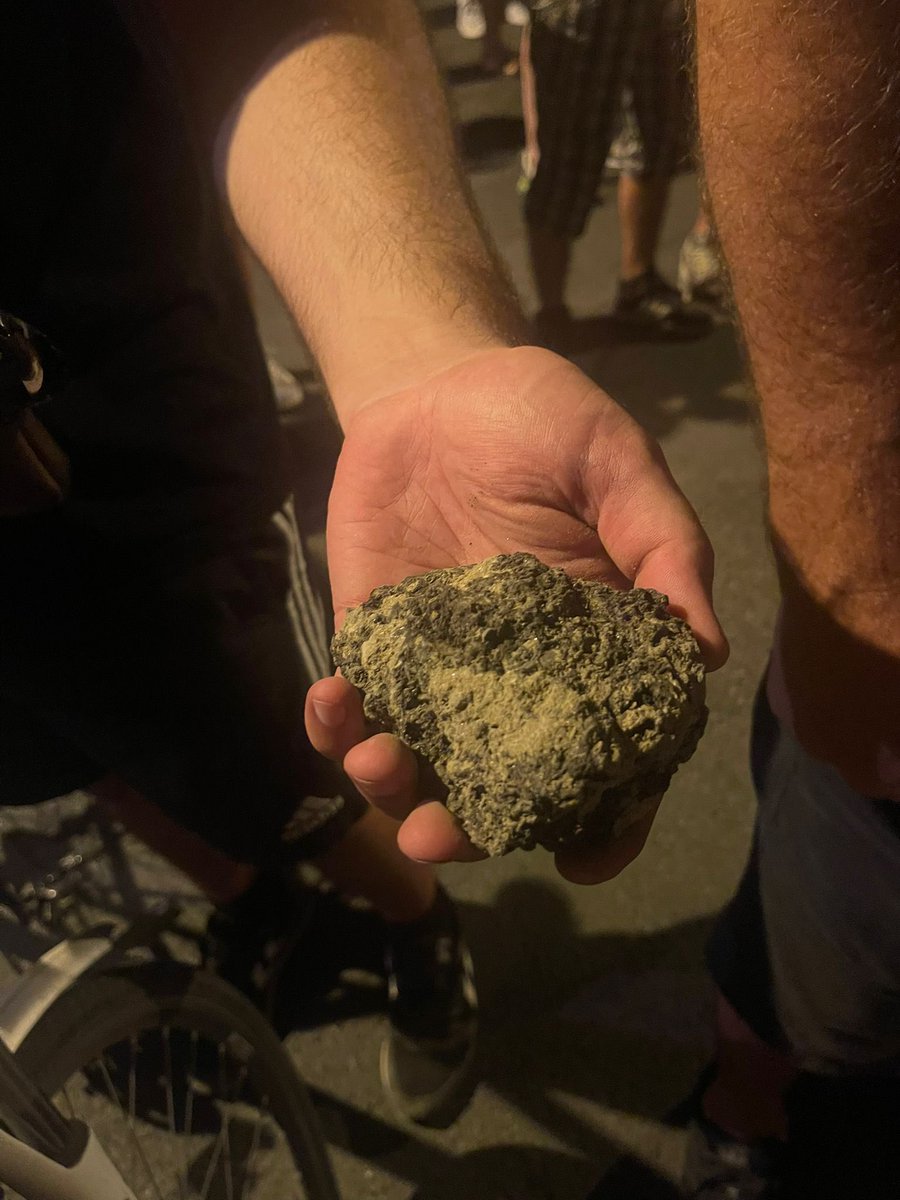 Stranka slobode i pravde (@slobodaipravda) on Twitter photo Evo čime naprednjaci gađaju narod !!! Evo čime naprednjaci gađaju narod !!!