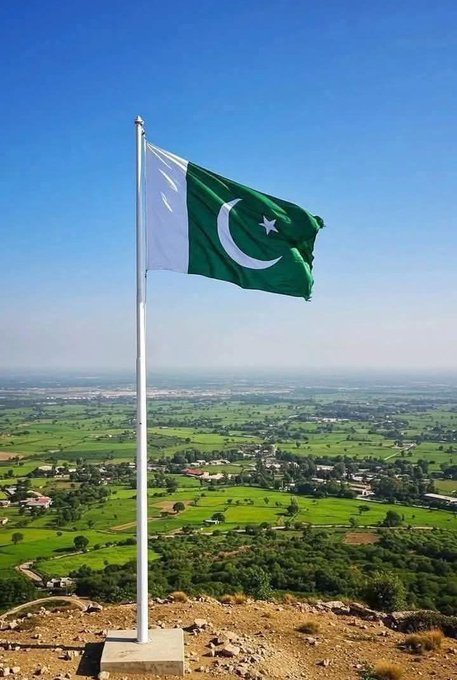 MIN39382289's tweet photo. Is parcham ke saaye tale ham aik hain hum aik hain❤️❤️🇵🇰🇵🇰
#pakistanzindabaad 
#HappyIndependenceDaypakistan 
#14August https://t.co/KHPhYsuiKw