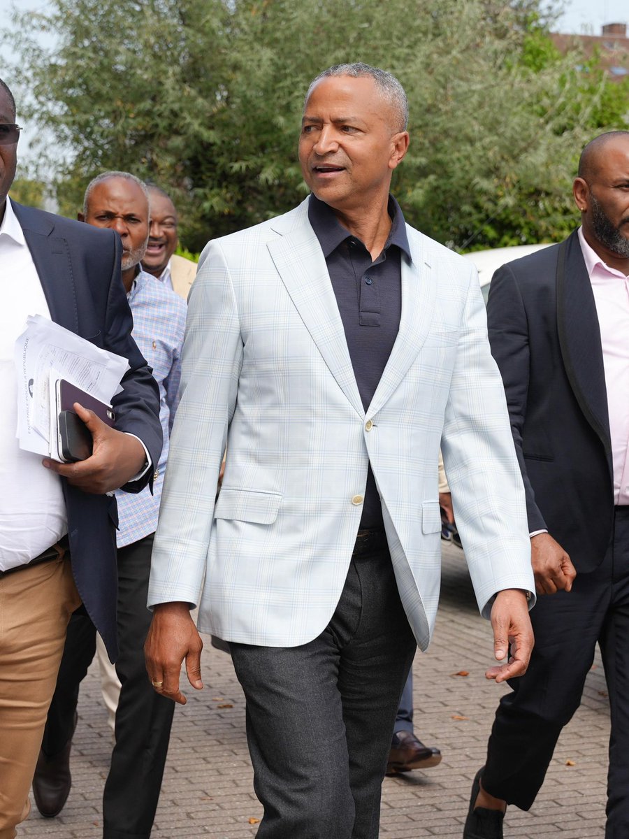 cherubinasobee's tweet photo. #RDC: @moise_katumbi tend la main à l'opposition non armée et à la société civile | “Ensemble pour la République appelle toutes les forces démocratiques, les mouvements citoyens et la société civile à unir leurs énergies avec nous pour mettre fin à la dictature et restaurer... https://t.co/XRtdmKZiSA