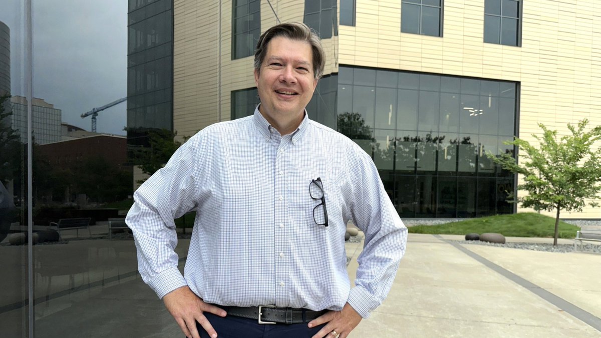 Associate Professor Lewis Stevens is the 2025 UI College of Pharmacy Collegiate Teacher of the Year Award recipient. Congratulations! bit.ly/3HlH5yv

#UIowaPharmSci #PharmacySchool #PharmacyEducation