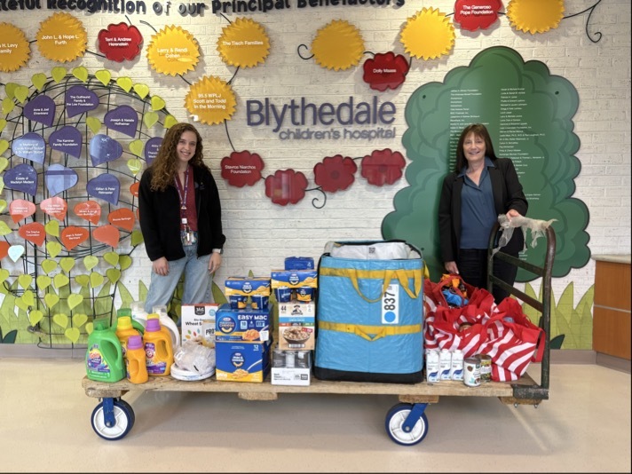 Last month, our communities hosted our Holidays in July donation drive to support incredible organizations!

Thanks to the generosity of our residents and the dedication of our teams, we collected over 1,300 donations across all of our communities.

#HolidaysInJuly #AVEinACTion