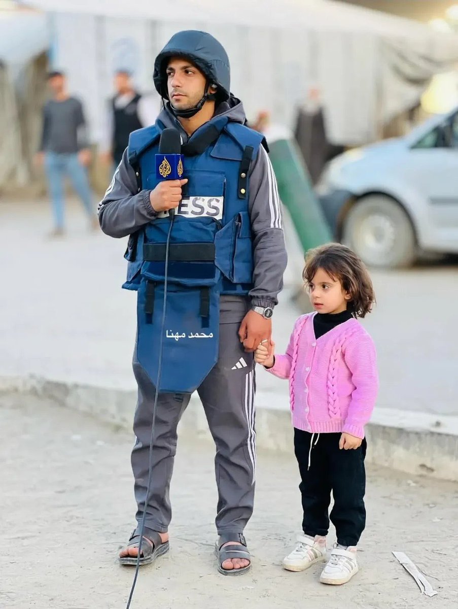 KhaledSafi's tweet image. شام وأبو شام 
أنس الشريف سلام عليك في الخالدين
ما كان ينام حتى ينقل لنا رسالة غزة وآلامها
فلا تنساه من دعوة صالحة قبل نومك..