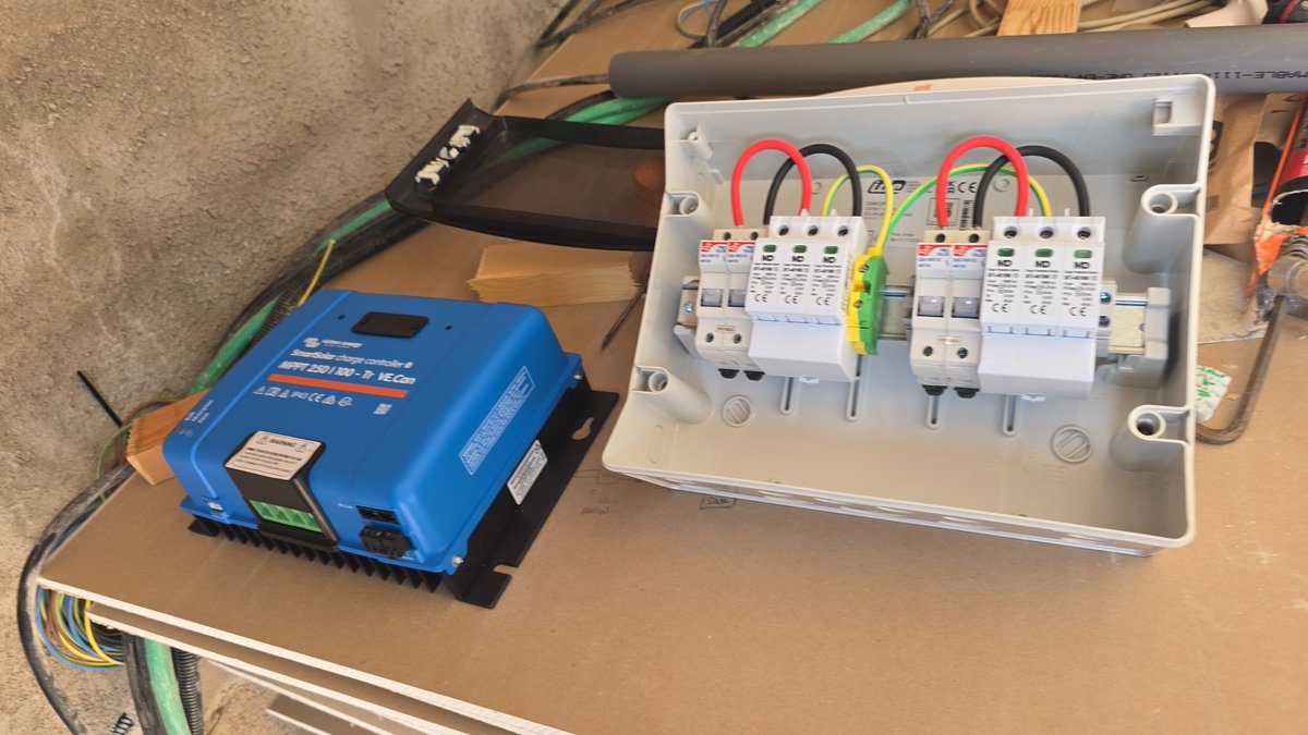 cpt_hoek's tweet image. It's time to get some power.....  #Offgrid #Victron