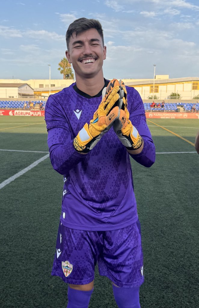 🏟️ El <a href="/pulpileatletico/">Club Atco Pulpileño</a> y <a href="/AcademiaUDA/">UD Almería B y Academia UD Almería</a> han empatado a un gol en el amistoso jugado en el San Miguel de Pulpí.
🎯 <a href="/CristoGarciaalc/">Cristopher G-A</a> marcó el gol de los locales.  El ex <a href="/lorcadeportiva/">Lorca Deportiva</a> suma tres goles en pretemporada.
⚪️🔴También jugaron <a href="/cristoegea/">Zorro</a> , Morillas, Casado y Leomar 🟡⚫️