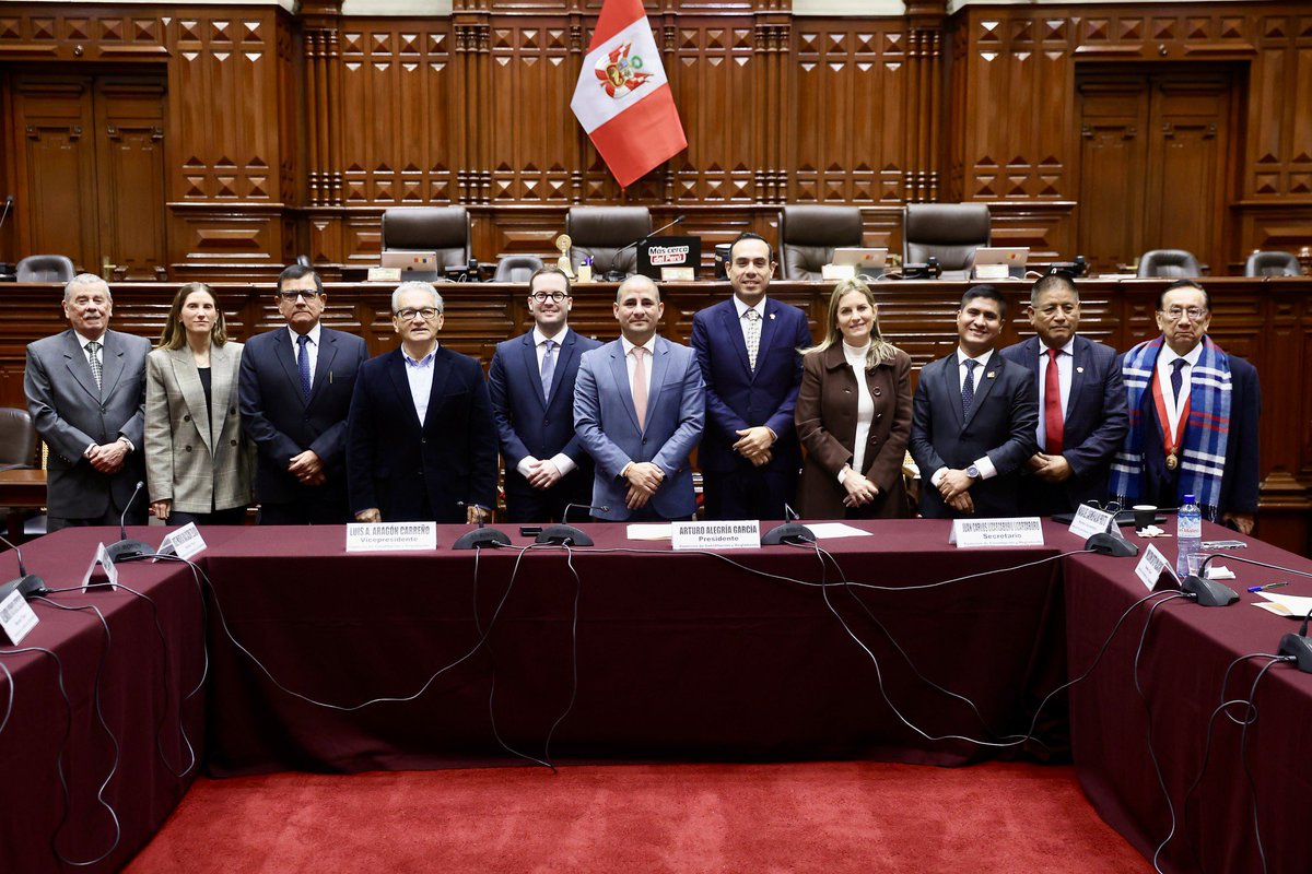 ComisionConsti2's tweet photo. Sesión de Instalación de la Comisión de Constitución y Reglamento 2025-2026
@arturoalegriag https://t.co/GOoF0Xocey