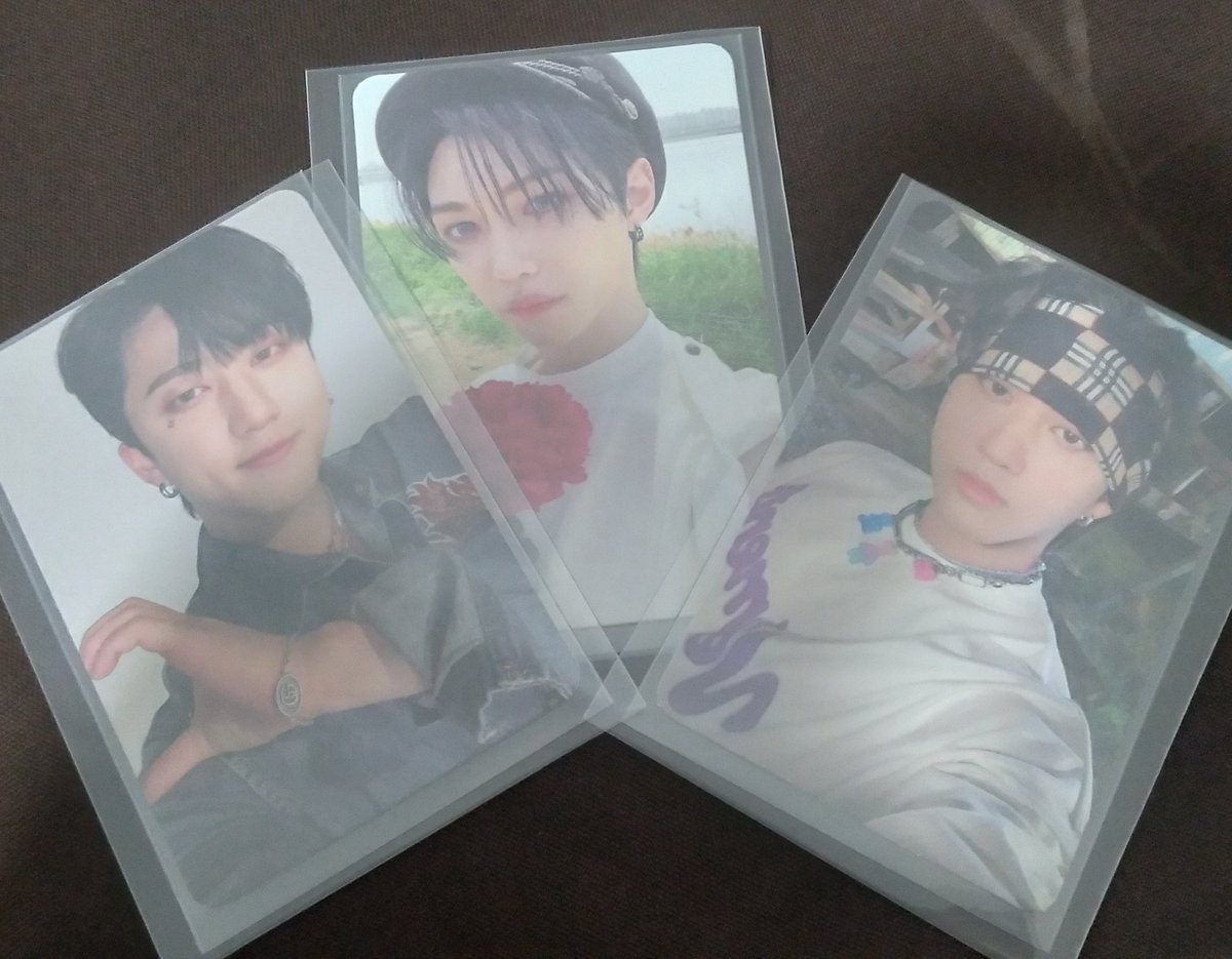 vampacornia's tweet image. FEEDBACK POSITIVO 
Para @HOKSICHANG / @TemptKStore , tinha comprado esses photocard a um bom tempo atrás e esqueci de deixar o feedback, devido a uma mudança de cidade e trabalho, mas chegou bem embalado, obrigada pelo cuidado com o envio ❤️.