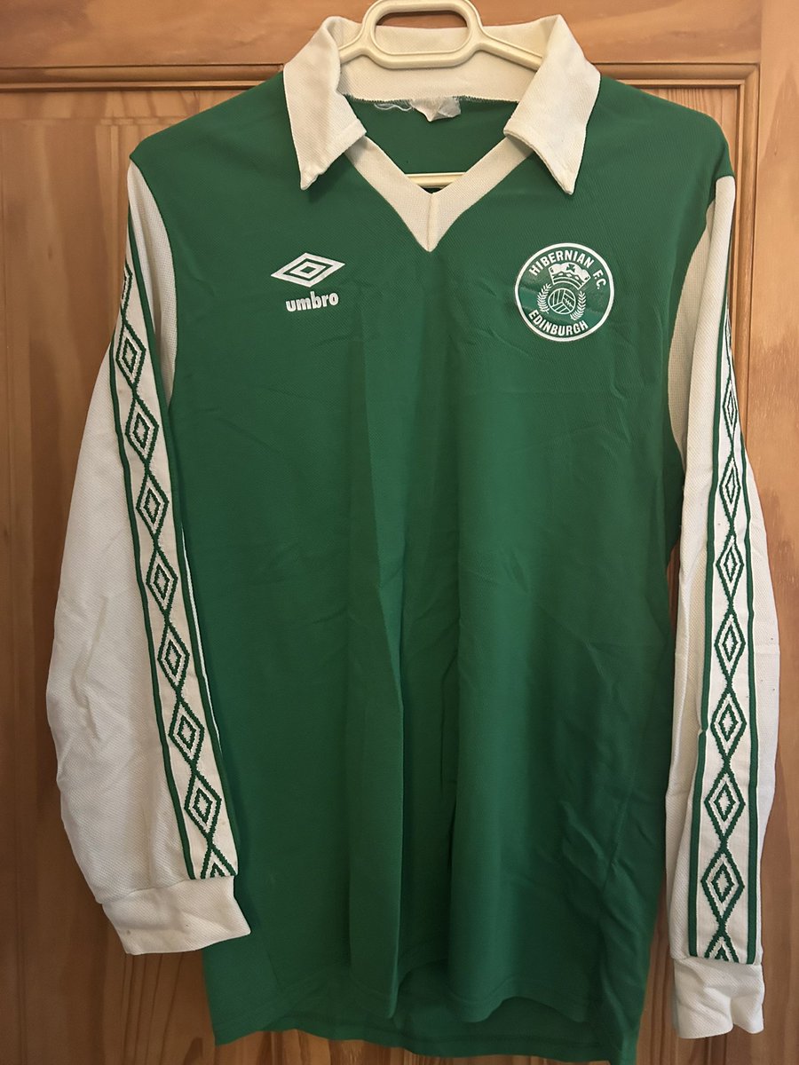 SSS_Robbie's tweet photo. Selling a few classic original / matchworn shirts soon if anyone interested just message me or will list on eBay etc next week @HibernianRetro @PedzKeenan @budgiemcb @WestPilton https://t.co/4WAiI12HdM