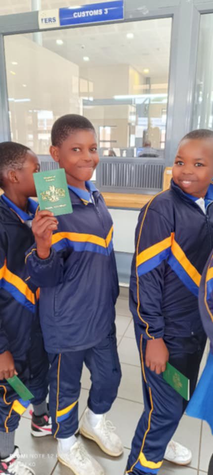 Huge thanks to those who helped Peliswe and Luyanda go on their class trip, their first time ever leaving their landlocked country! They had a blast and I’m forever grateful! 🇸🇿 ➡️🇿🇦